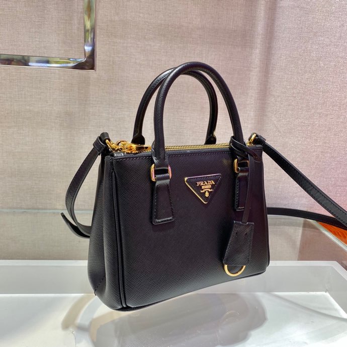 Pra*a top handle bags